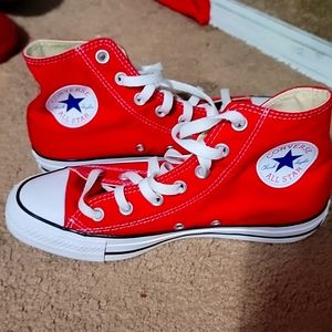 High top Converse shoes 8 Red